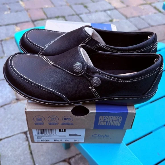 WOMENS CLARKS ASHLAND LANE SLIP-ON BLACK SUEDE LOAFERS US SIZE 8.5 NARROW (NWT) - Picture 4 of 9